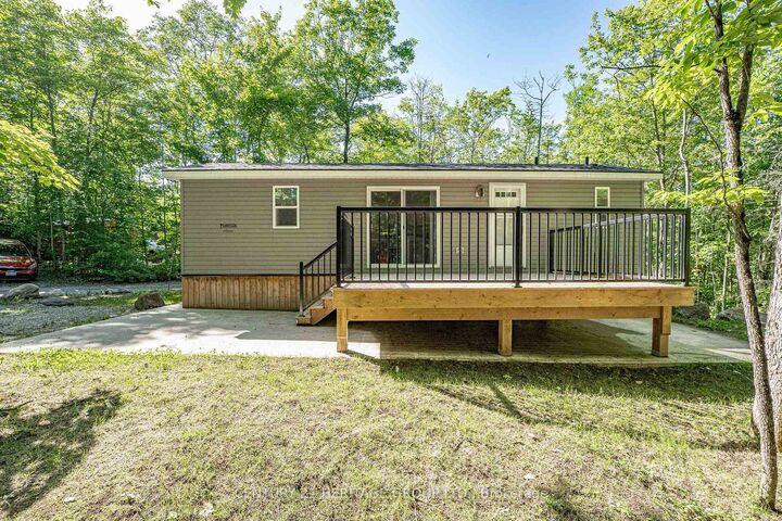 Property Photo:  202 Hidden Glen Road #4  ON L0K 1S0 