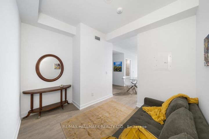 Property Photo: 1928 Lake Shore Boulevard W 2907 ON M6S 0B1