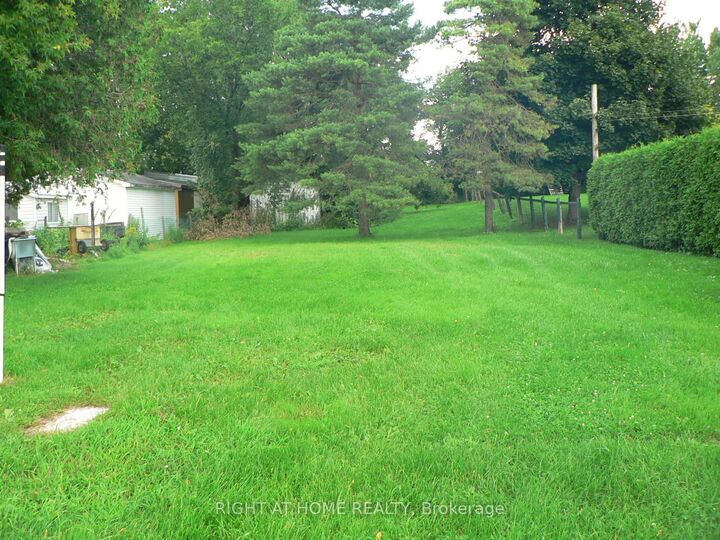 Property Photo:  79 St James Street  ON K0C 1A0 