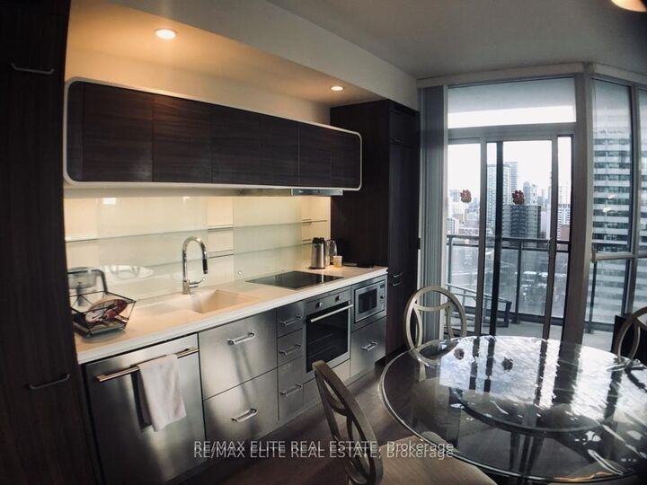 Property Photo:  45 Charles Street E 1901  ON M4Y 0B8 