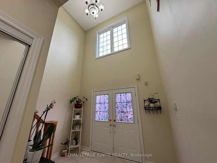 Property Photo:  90 Sir Jacobs Crescent  ON L7A 3T5 