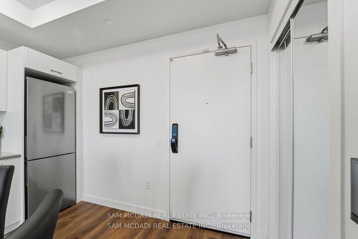 Property Photo:  461 Green Road 1012  ON L8E 5B4 
