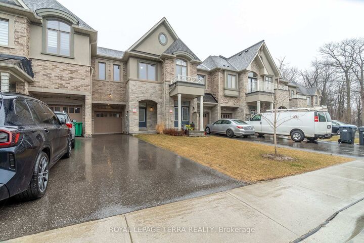 Property Photo: 27 Summerbeam Way ON L6Y 6K5