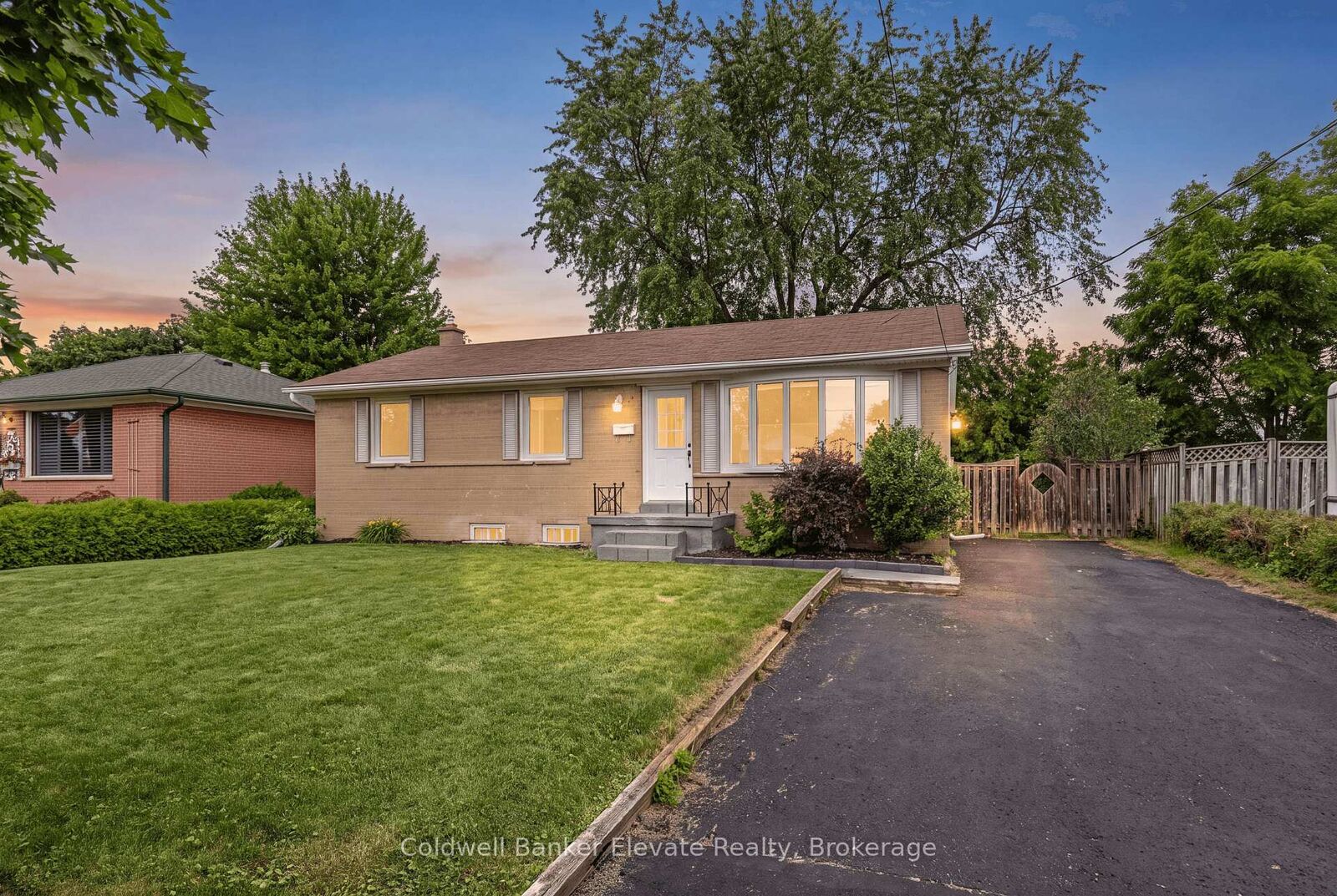 Property Photo: 39 McGilvray Crescent ON L7G 1L7