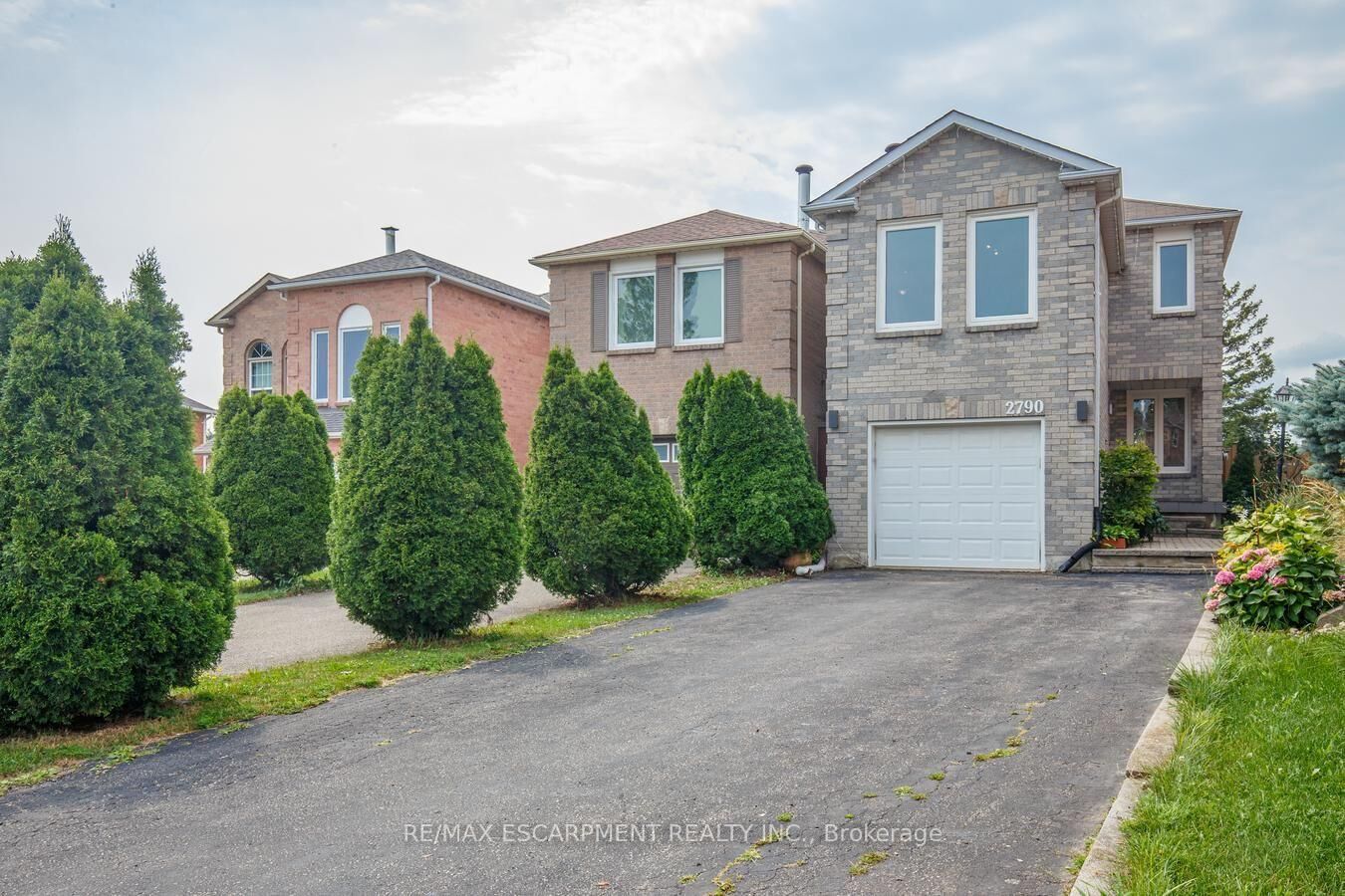 Property Photo: 2790 Huntingdon Trail ON L6J 7G5