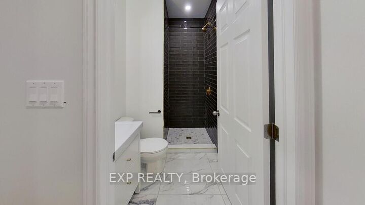 Property Photo:  327 Catherine Street C  ON K1R 5T4 