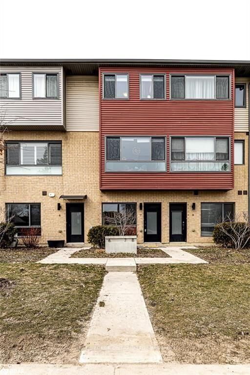Property Photo: 369 Essa Road 8 ON L4N 9C8