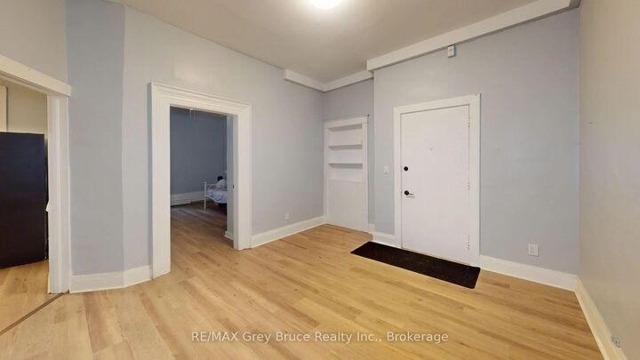 Property Photo:  844 2nd Avenue E 2  ON N4K 2H3 
