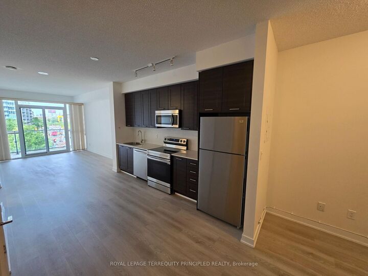 Property Photo: 50 Bruyeres Mews 529 ON M5V 0H8