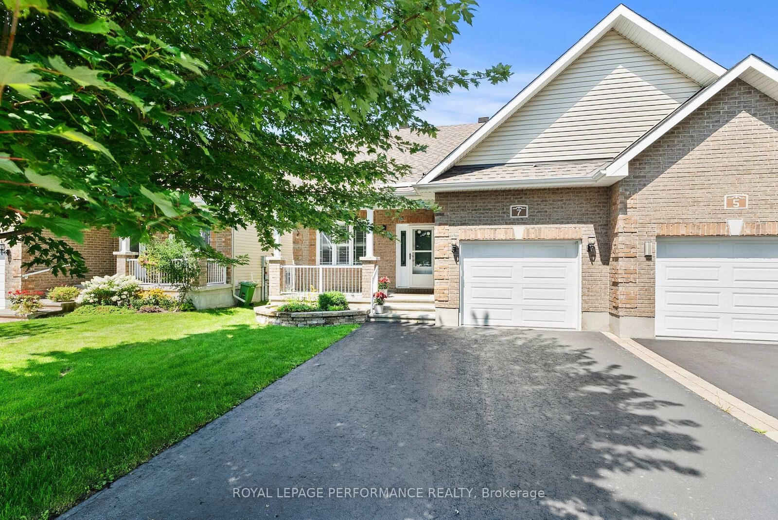 Property Photo:  7 Abbey Crescent  ON K4R 0B5 