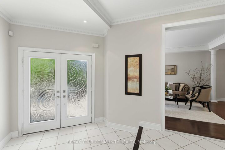 Property Photo: 171 Langtry Place ON L4J 8L6