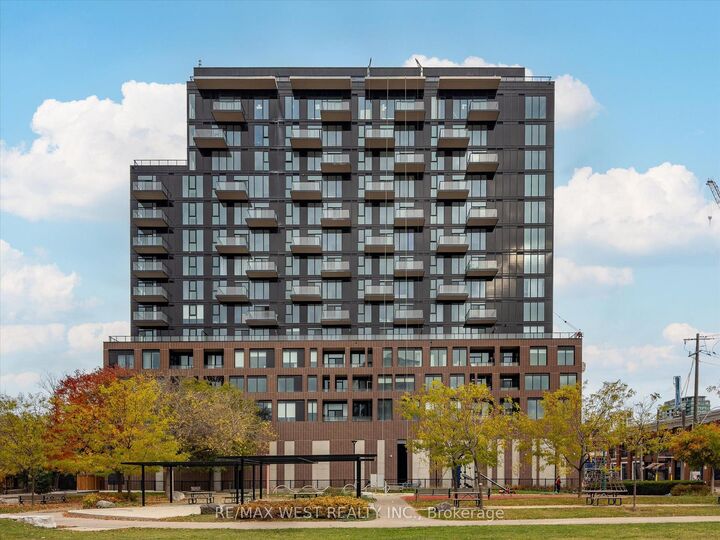 270 Dufferin Street 819 — photo 1