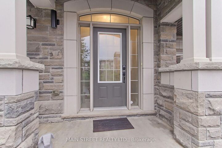 Property Photo: 26 Queen Mary Court ON L4L 0H9