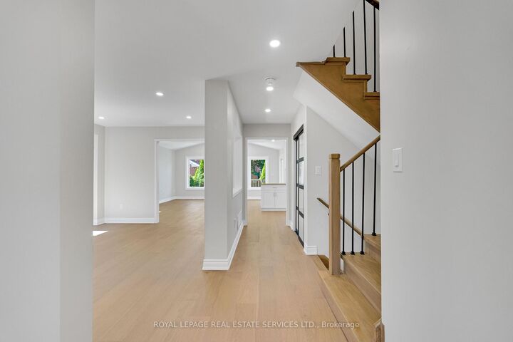 Property Photo: 3955 Foxwood Avenue ON L5N 7V4