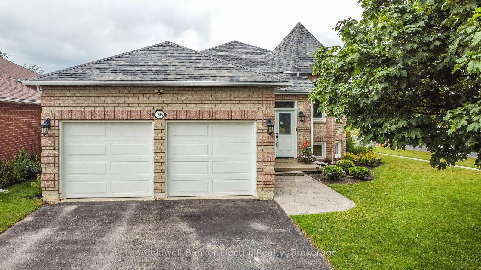 Property Photo: 1338 Wildlark Drive ON K9K 2J4