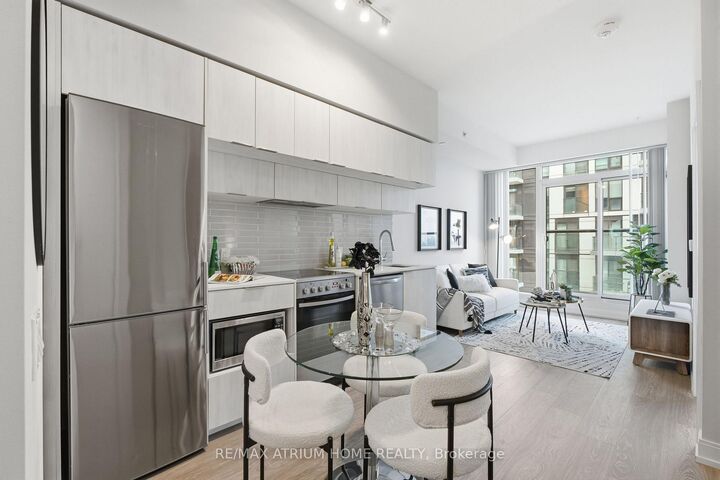 181 Dundas Street E 3601 — photo 1
