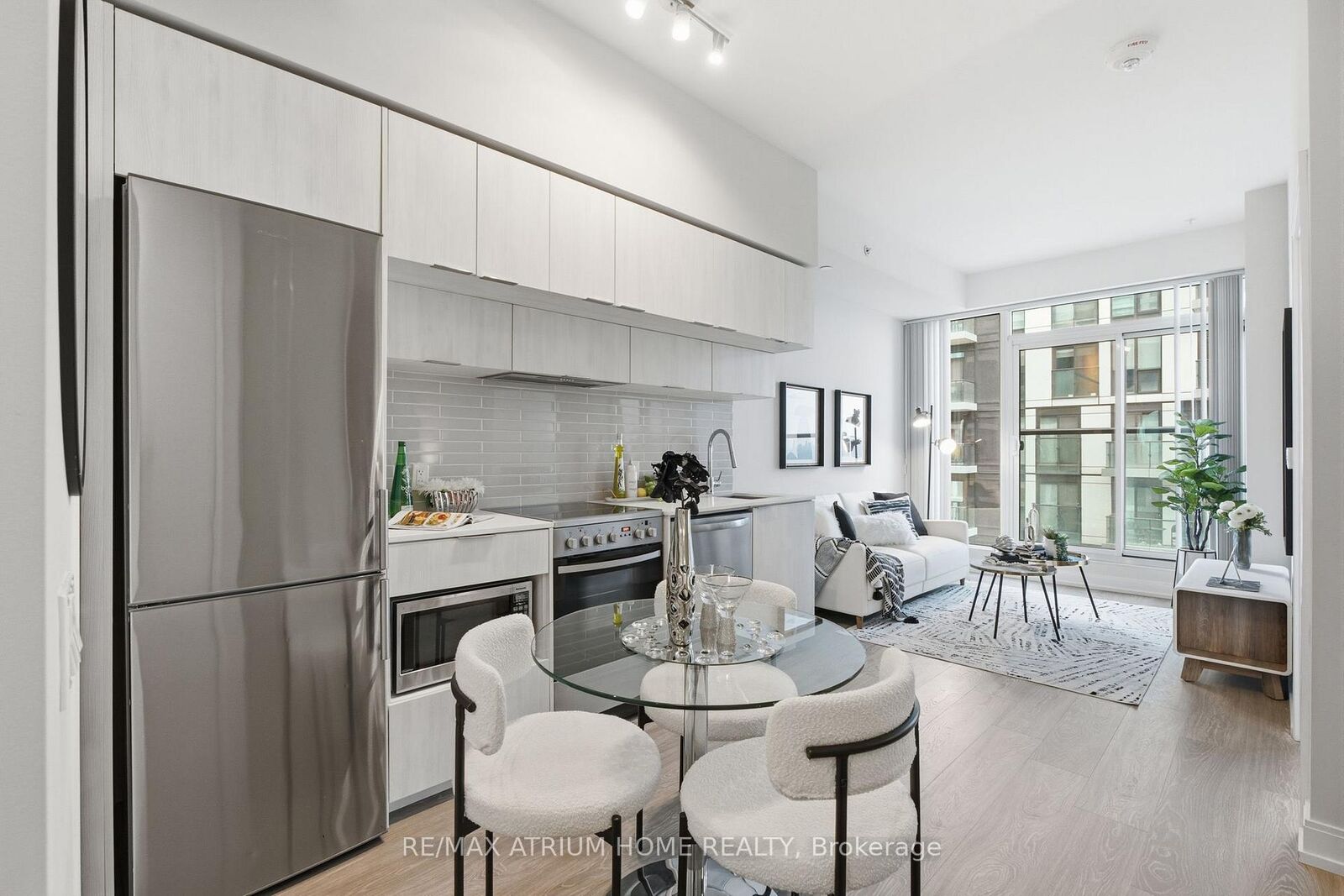 Property Photo:  181 Dundas Street E 3601  ON M5A 0N5 