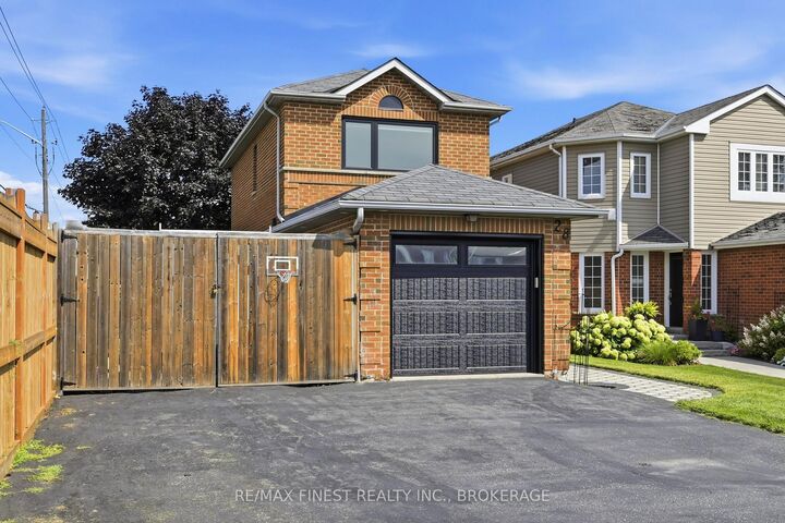 Property Photo: 28 Melborne Court ON L1R 1S2