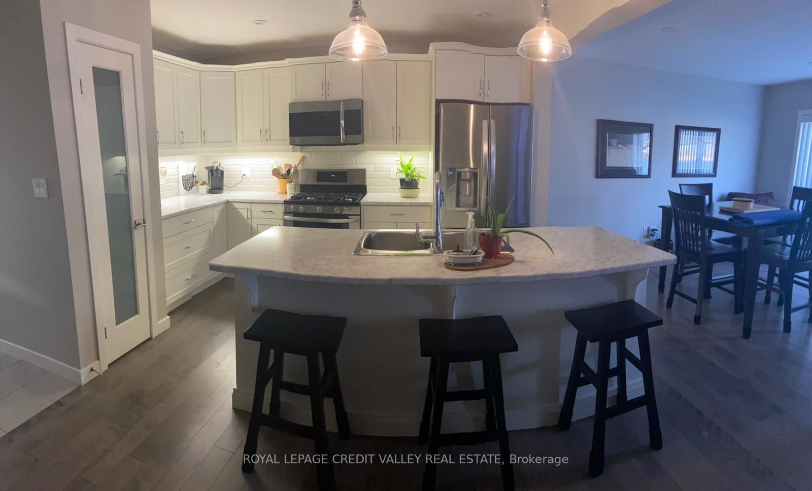 Property Photo: 123 Denrich Avenue ON N4G 0H2