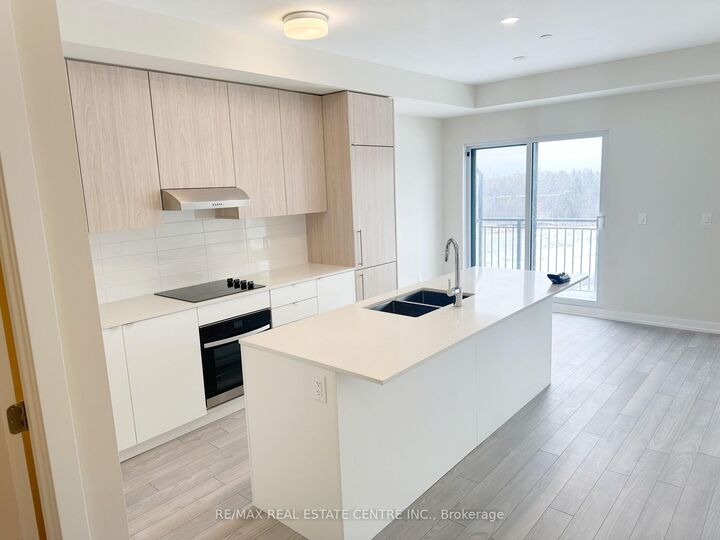 Property Photo: 9 Walder Lane 307 ON L4S 0P7