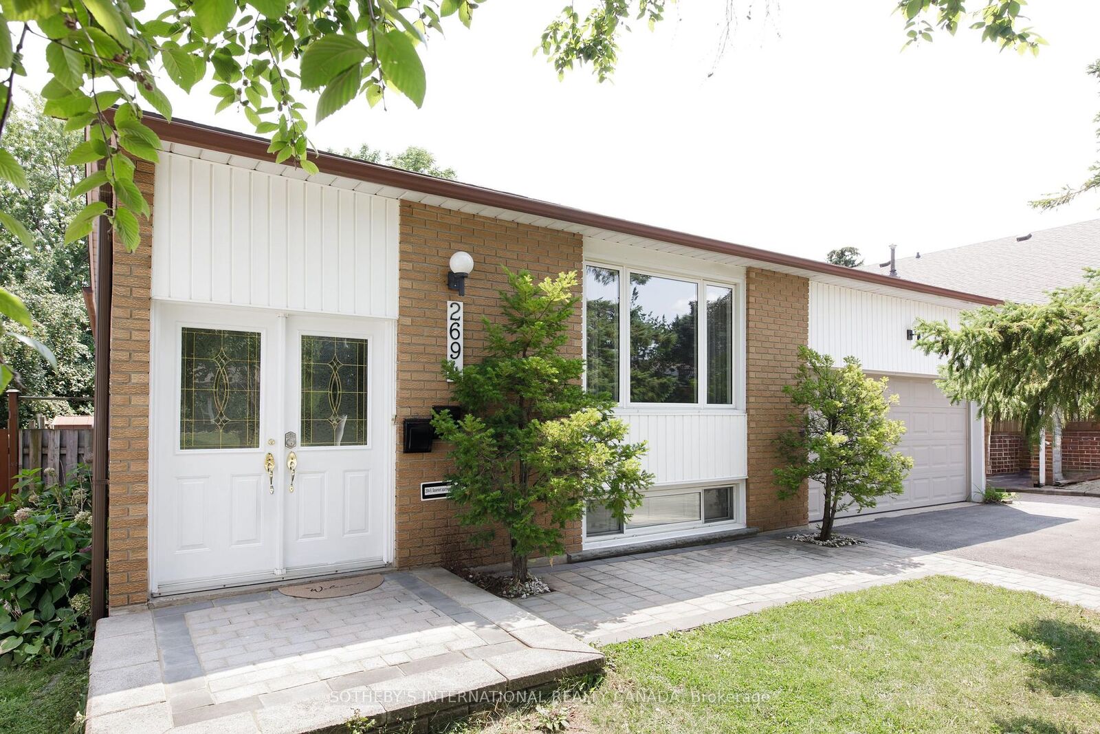 Property Photo:  2694 Constable Road Upper  ON L5J 1W4 