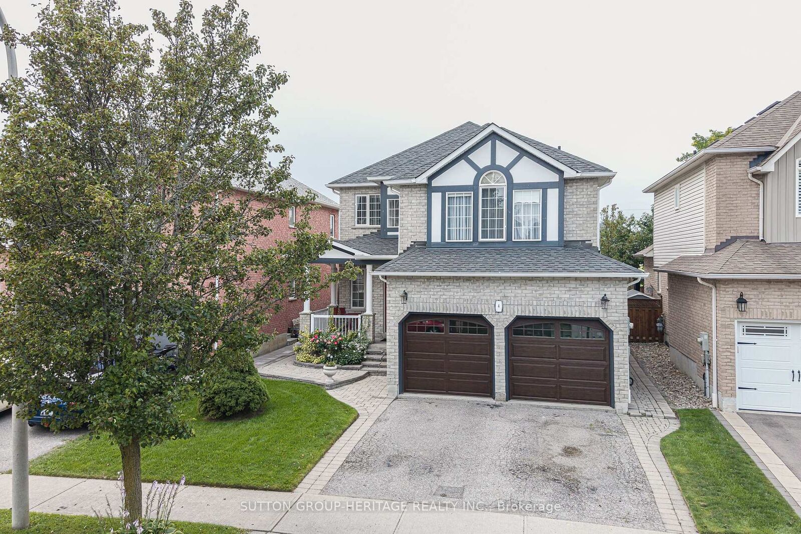 Property Photo:  4 Divine Drive  ON L1R 2T4 