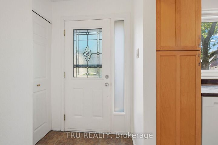 Property Photo:  1999 Falkirk Crescent  ON K1B 4Y8 