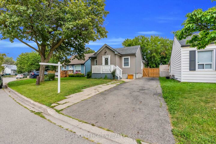 3052 Victory Crescent — photo 1