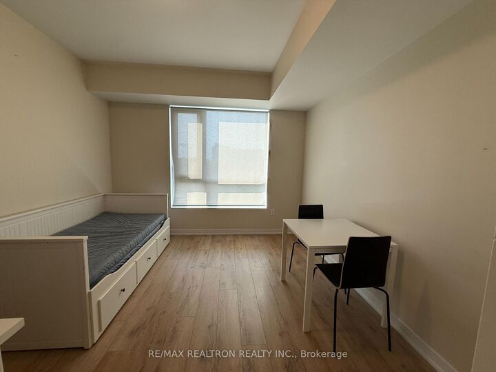 Property Photo: 1800 Simcoe Street N 401 ON L1G 0C2
