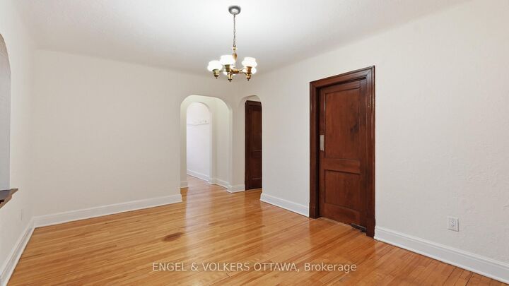 Property Photo: 99 Charlotte Street 3 ON K1N 8J9