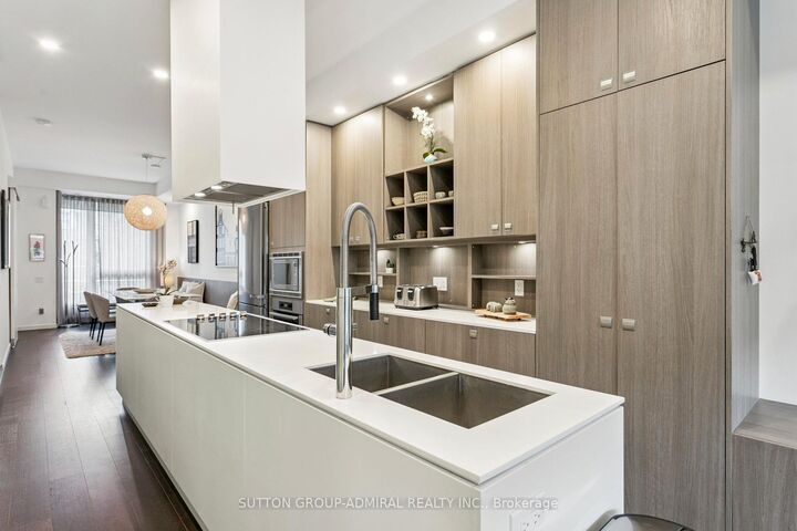 Property Photo:  492 Shaw Street  ON M6G 3L3 