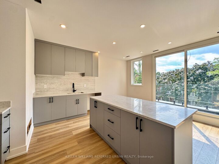 Property Photo:  269 Brunswick Avenue 4  ON M5S 2M6 