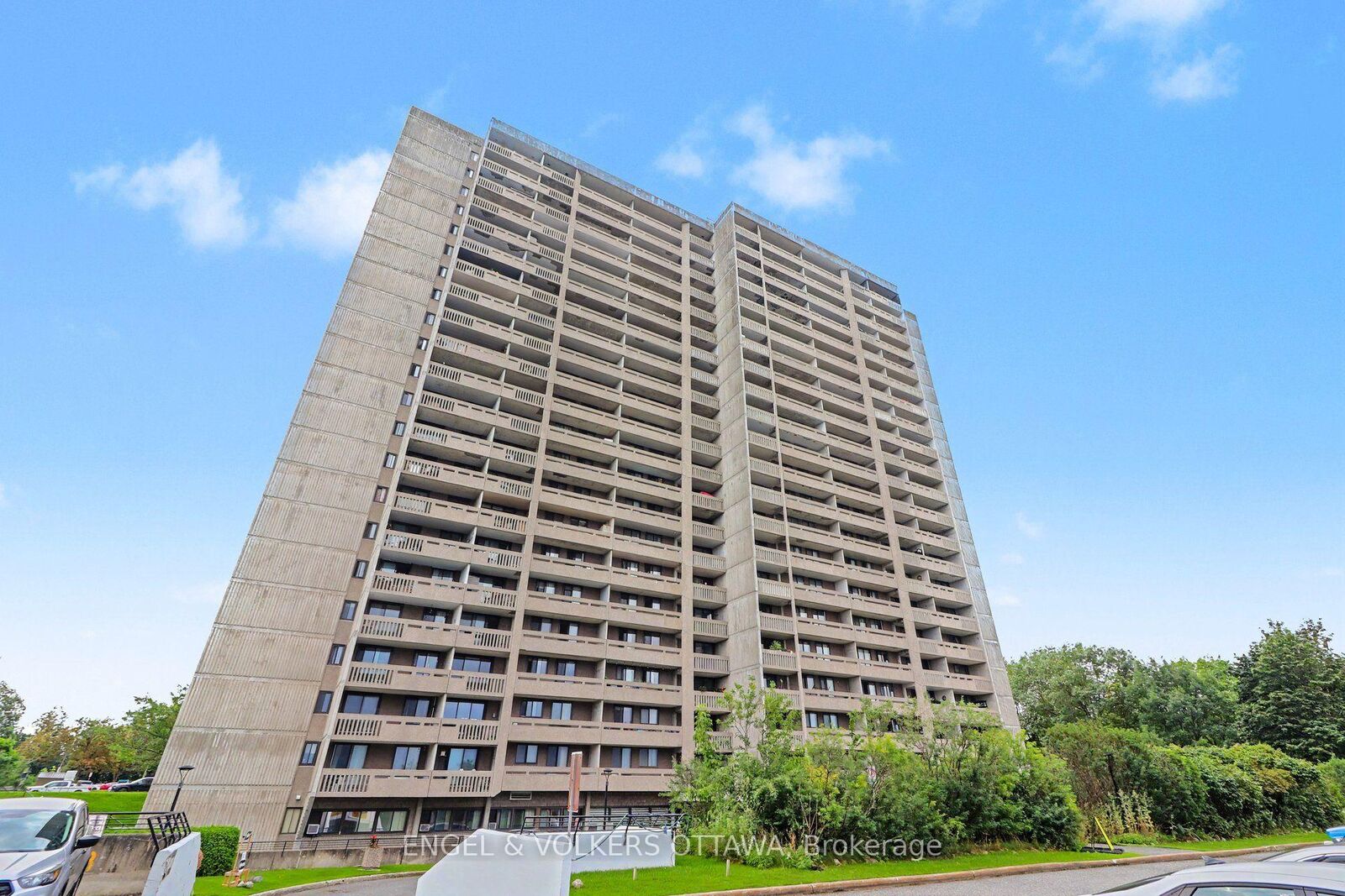 Property Photo: 415 Greenview Avenue 1702 ON K2B 8G5