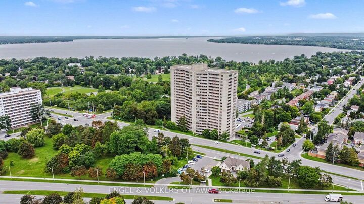 415 Greenview Avenue 1702 — photo 1