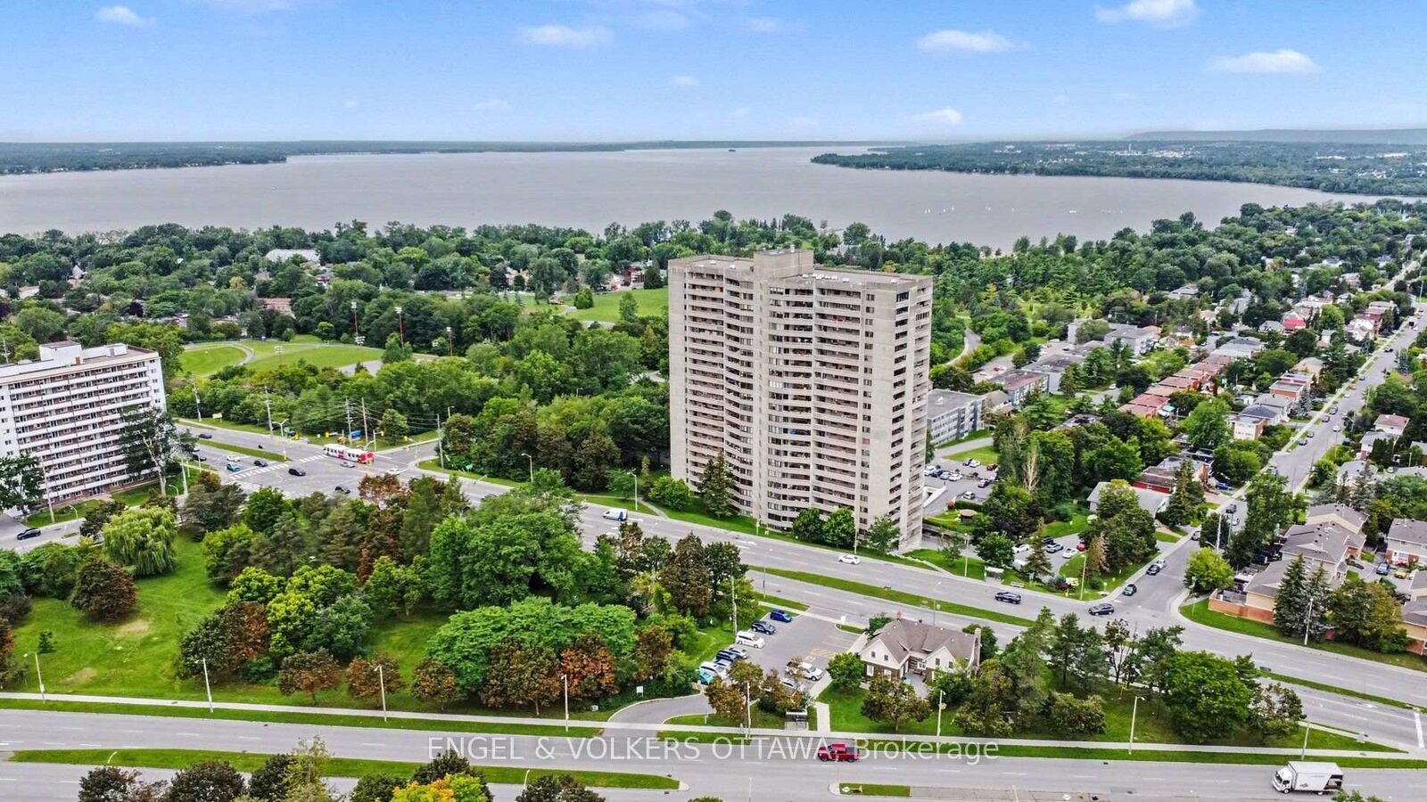 Property Photo: 415 Greenview Avenue 1702 ON K2B 8G5