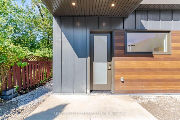 Property Photo: 6 Evandale Road Garden Suite ON M1L 3S1