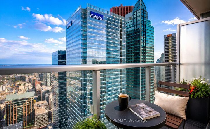 Property Photo:  70 Temperance Street 5404  ON M5H 0B1 