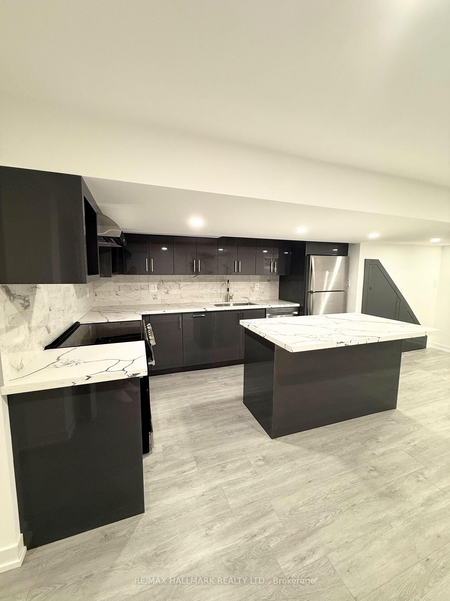 Property Photo:  1190 Dovercourt Road Bsmnt  ON M6H 2X9 