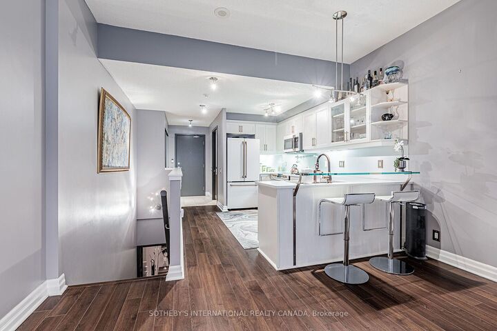 Property Photo: 500 Queens Quay W 106W Up ON M5V 3K8