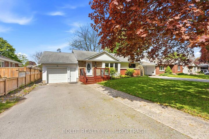 Property Photo: 23 Woodelm Drive ON L2M 4N5