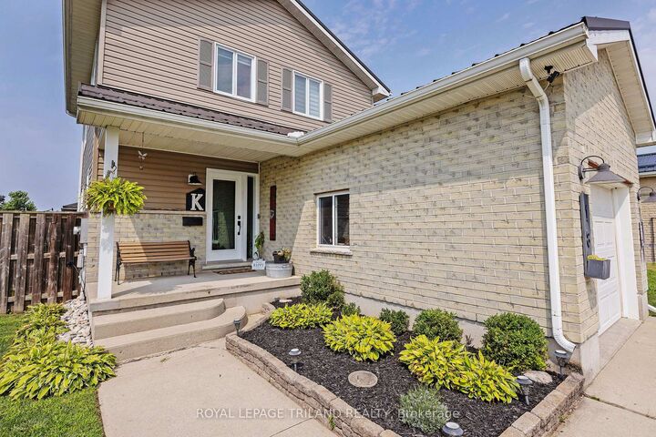 Property Photo: 18 Tara Court ON N5H 0A1