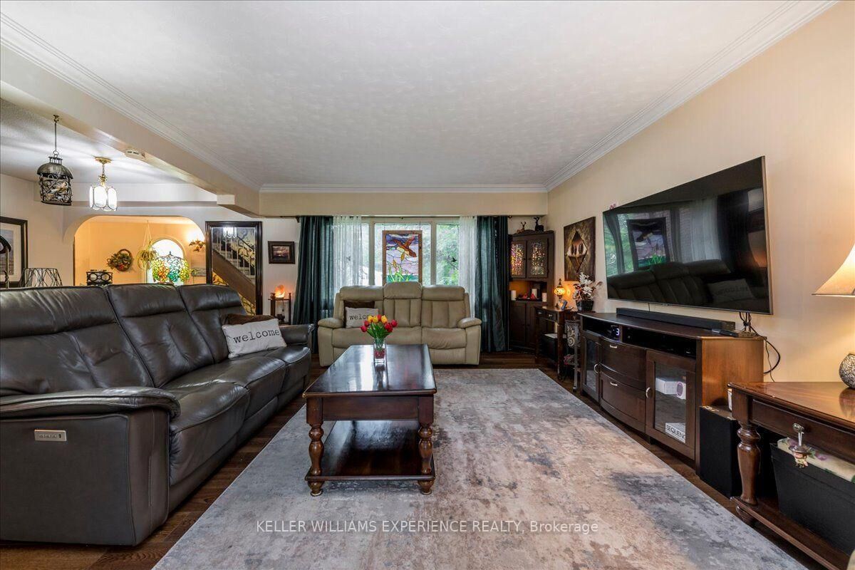 Property Photo: 298 Seventh Street ON L4R 3Z9