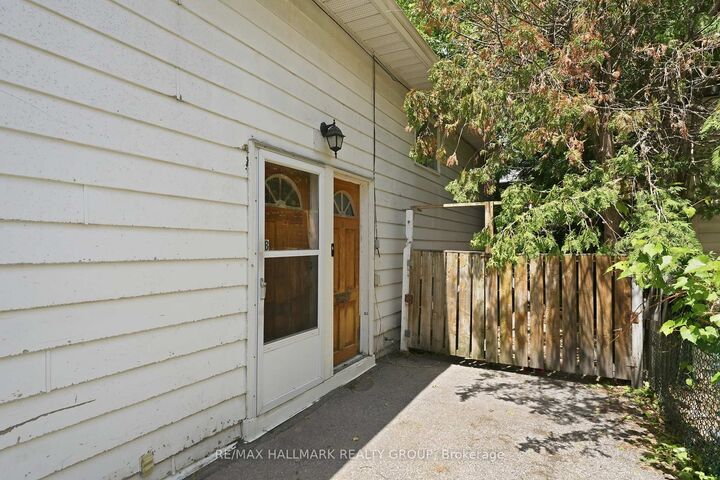 Property Photo: 195 Deschamps Avenue ON K1L 5Z3