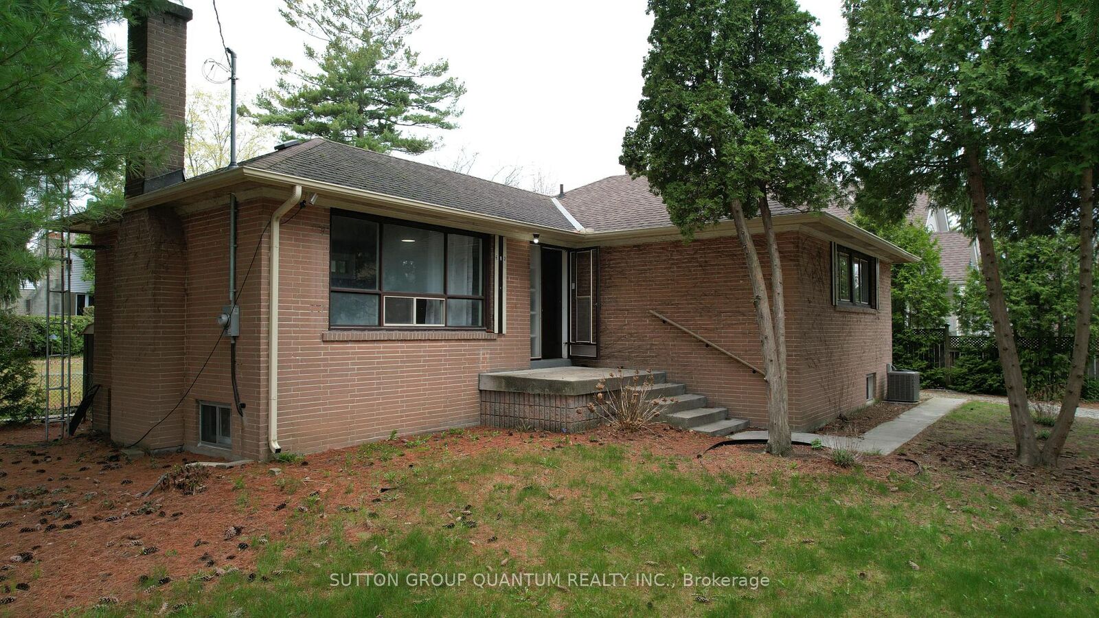 Property Photo: 394 Maplehurst Avenue ON L6L 4Y6