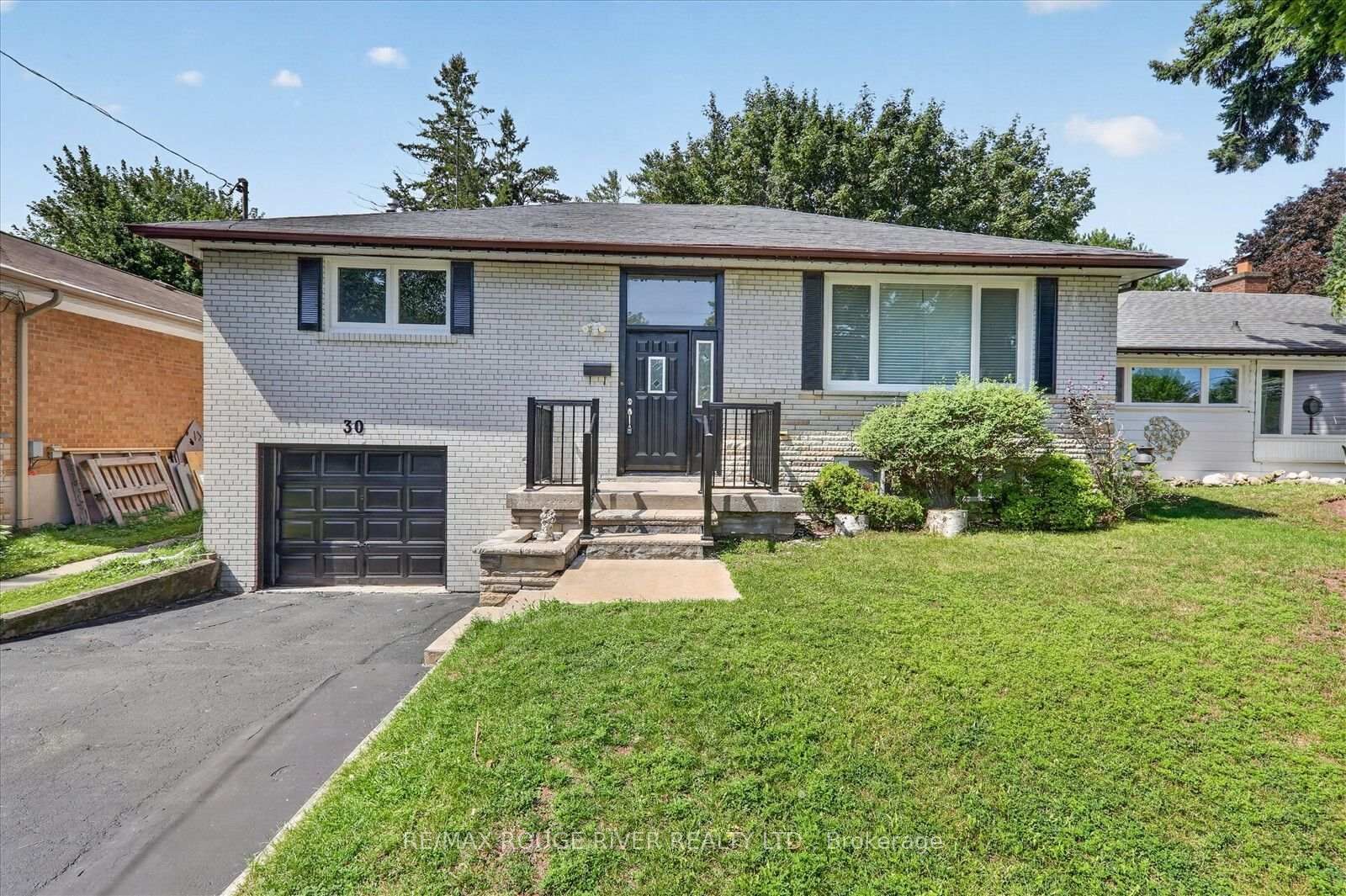 Property Photo: 30 Scarboro Avenue ON M1C 1M3