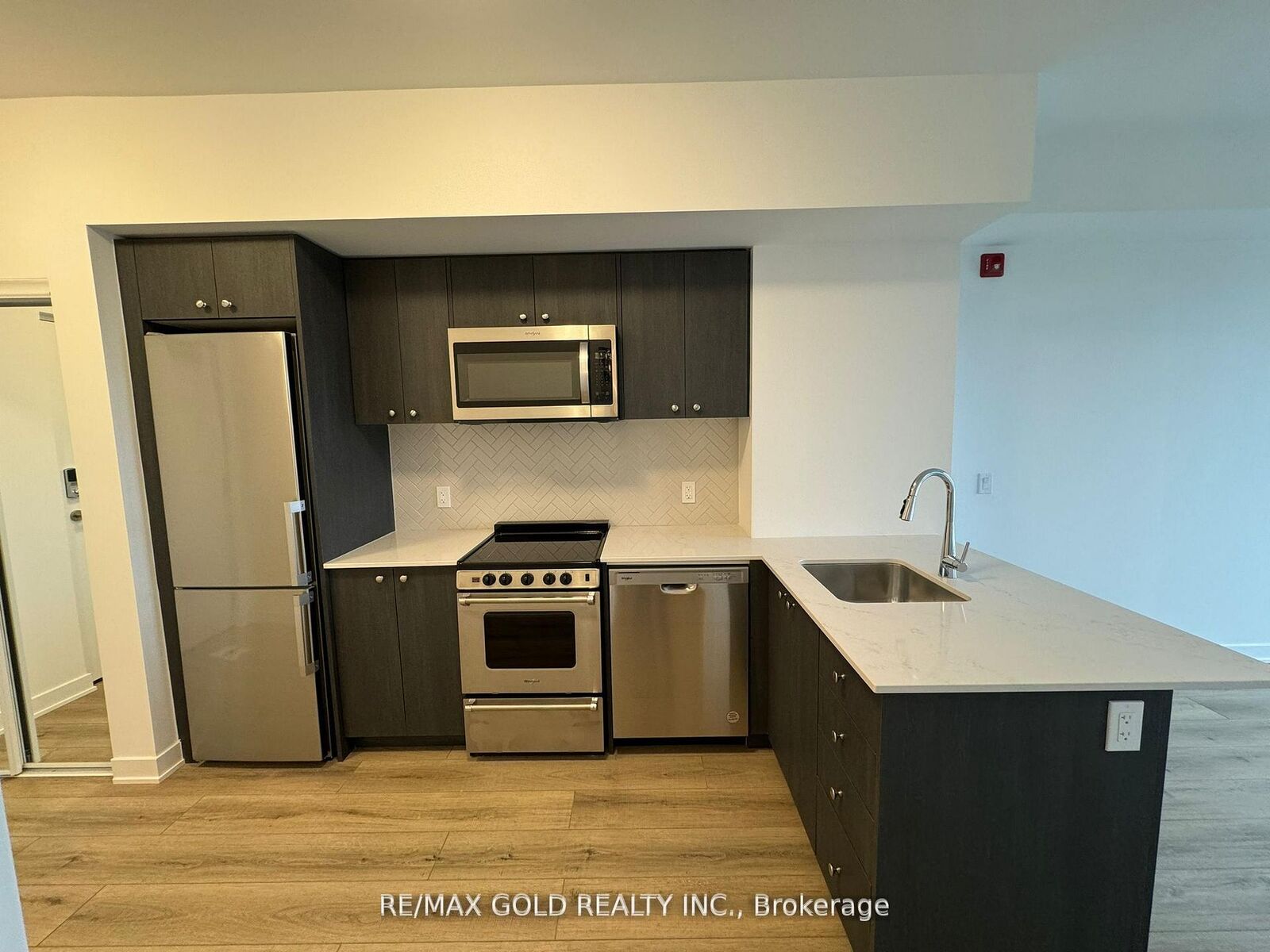 Property Photo:  312 Erb Street W 515  ON N2L 1W3 