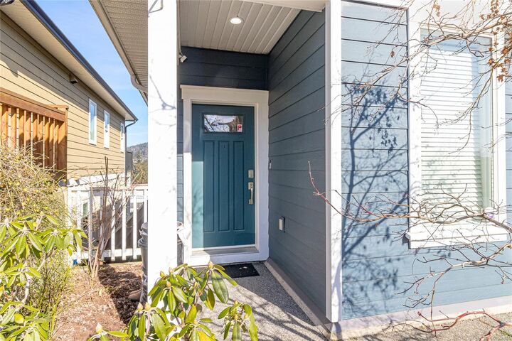Property Photo: 1318 Artesian Crt BC V9B 0L9