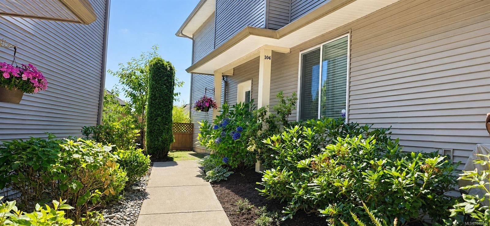 Property Photo:  2153 Ridgemont Pl #104  BC V9T 0C8 