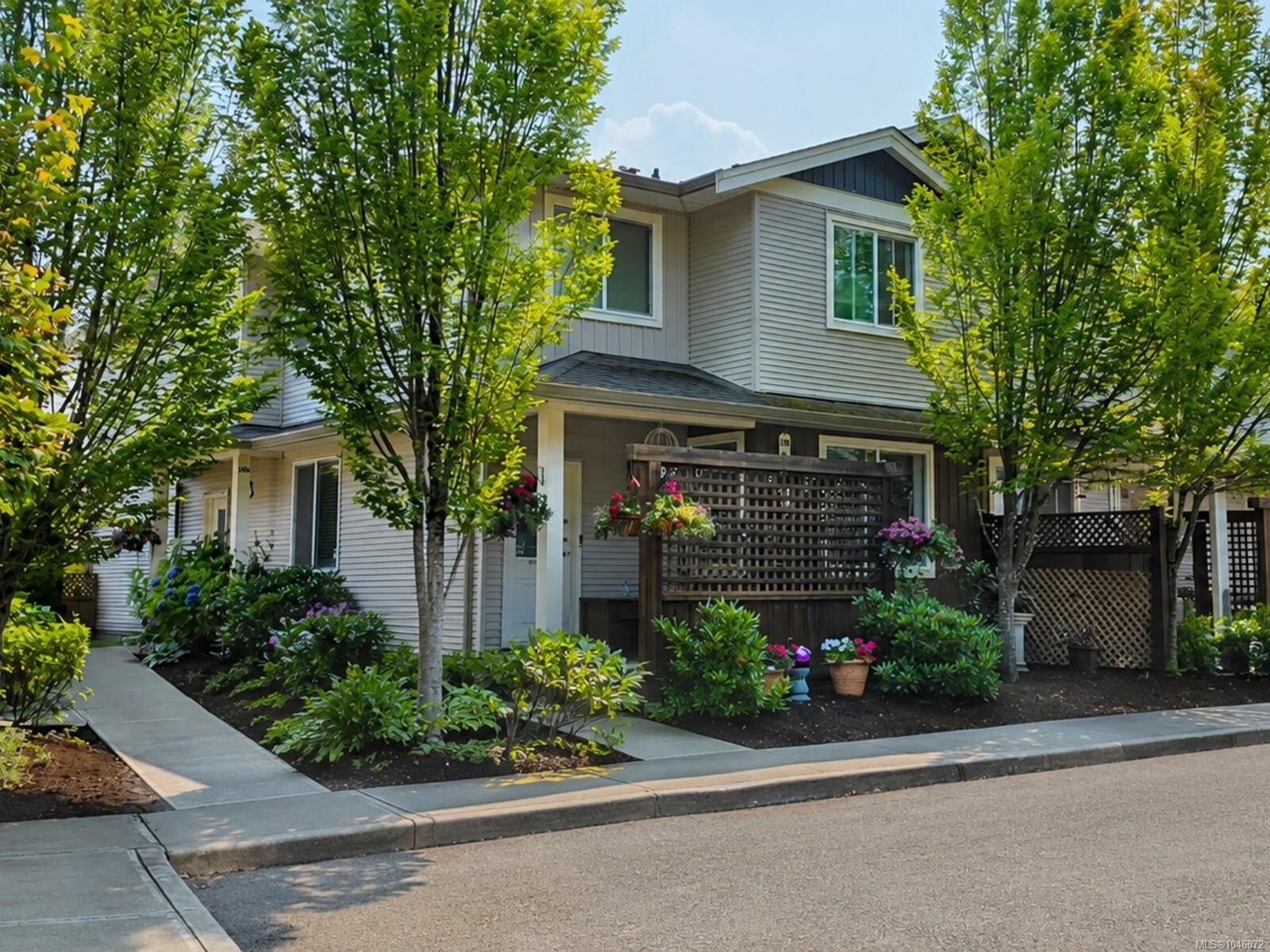 Property Photo: 2153 Ridgemont Pl #104 BC V9T 0C8