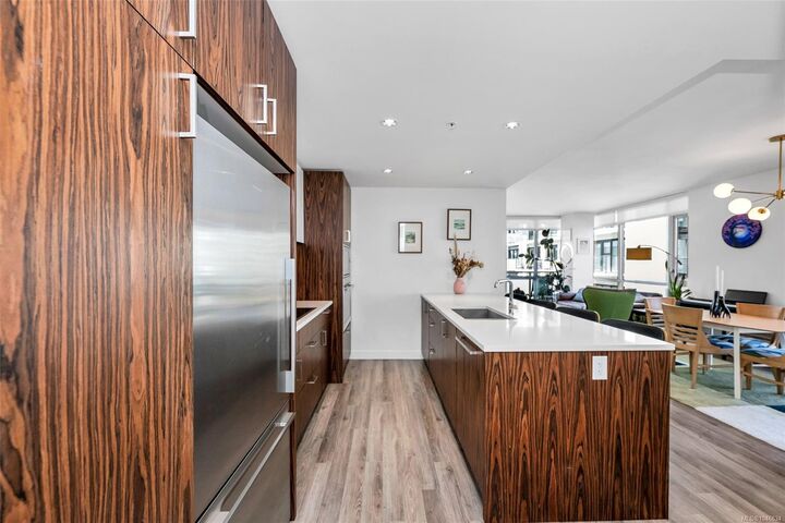 Property Photo: 838 Broughton St #402 BC V8W 1E4